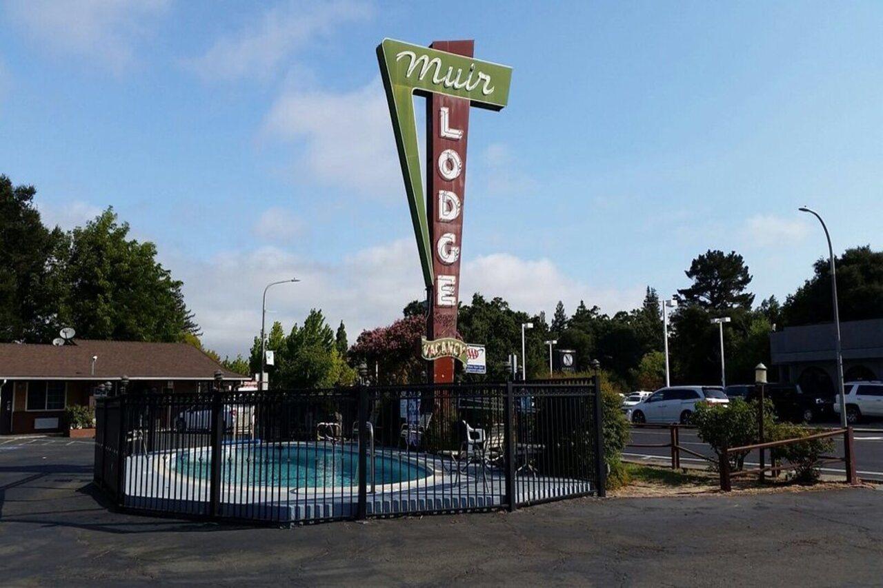 Muir Lodge Motel Martinez Extérieur photo
